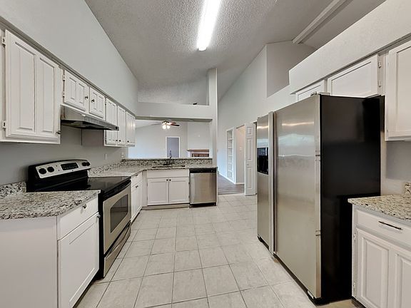 3rd image of 1056 Twin Falls Dr