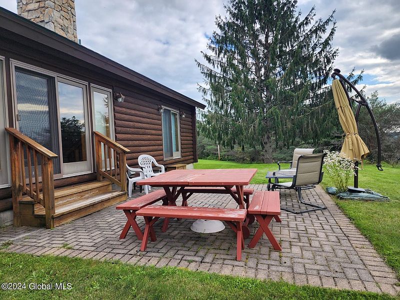 4th image of 222 Stone Ridge Drive