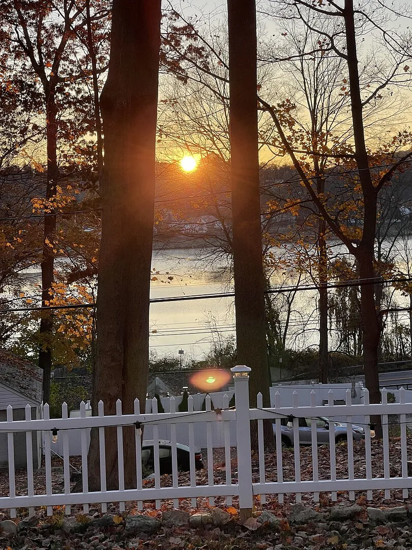 Lake View — Photo 1