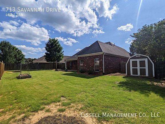 3rd image of 713 Savannah Dr