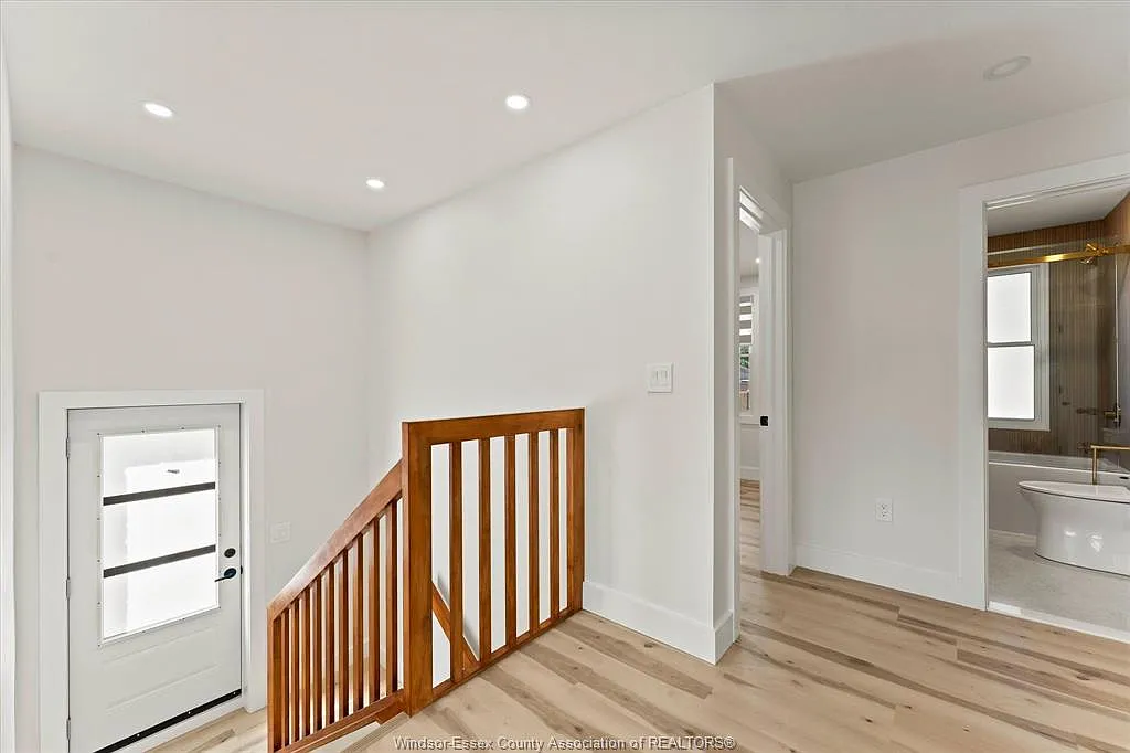 4 bed, $2,950 — Photo 4
