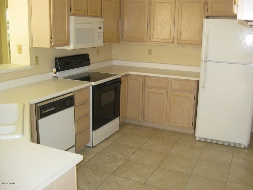 2nd image of 19935 N Greenview Dr