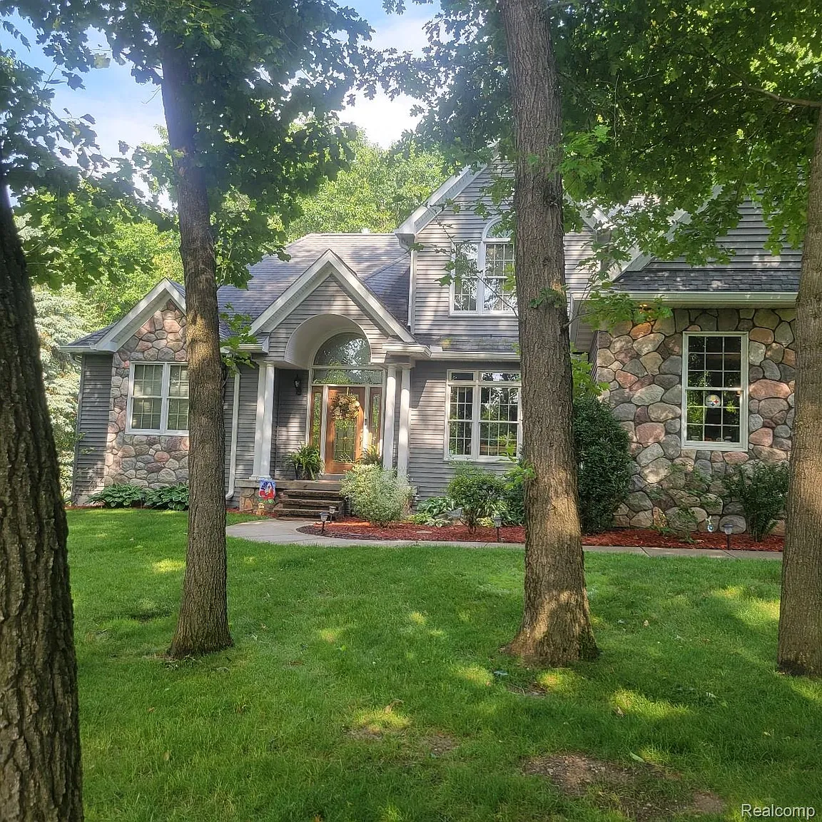 3217 Autumn View Ln photo 1