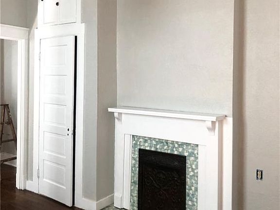 4th image of 3027 Chippewa St