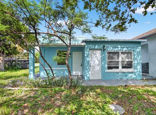 323 S E St, Lake Worth, FL 33460