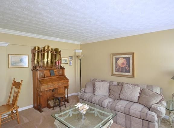 4th image of 204 Timothy Dr
