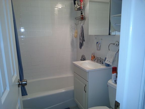 3rd image of 320 E 42nd St APT 3006