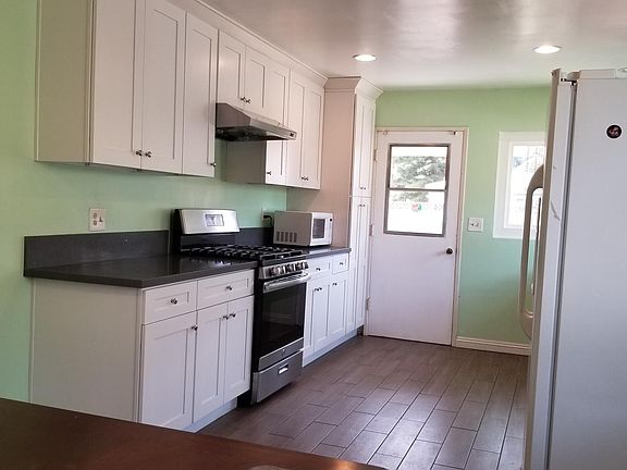 2nd image of 2521 Wallace Ave