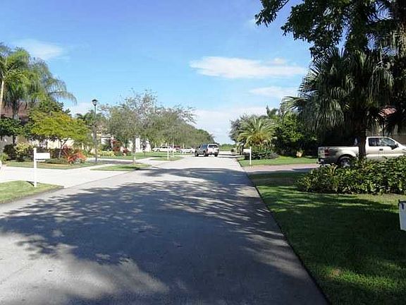 4th image of 3140 Fairways Dr