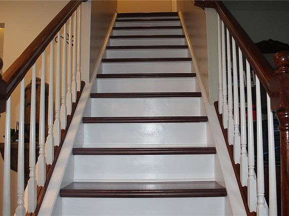 3rd image of 43 Rockwell Dr