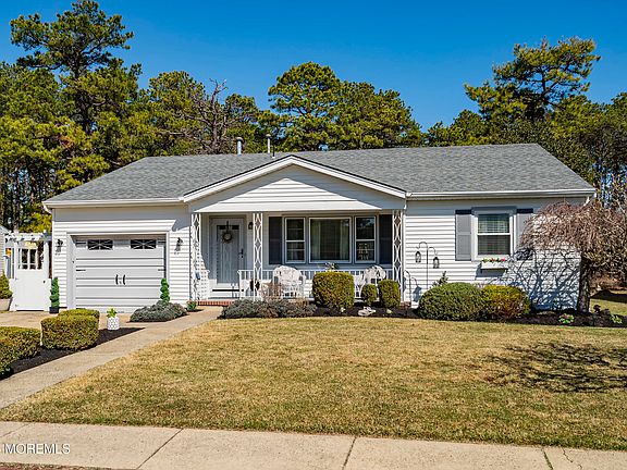 2nd image of 32 Whitmore Drive
