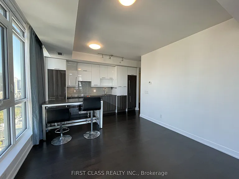 199 Richmond St W #2706 — Photo 3