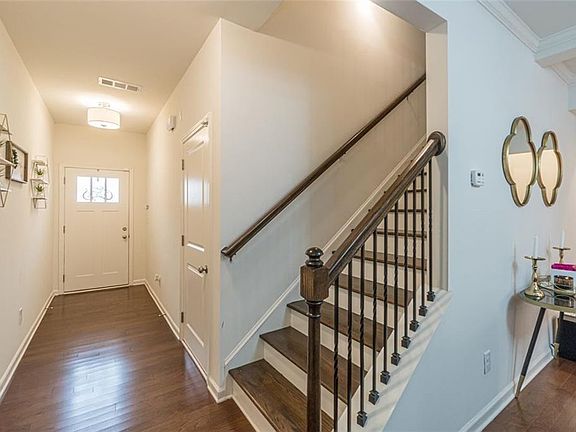 2nd image of 1506 River Oak Ln