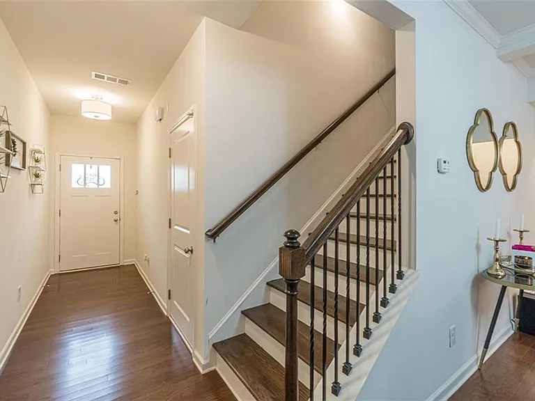 1506 River Oak Ln — Photo 2