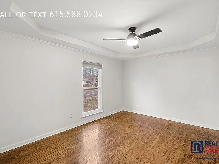 7184 Chester Rd — Photo 10