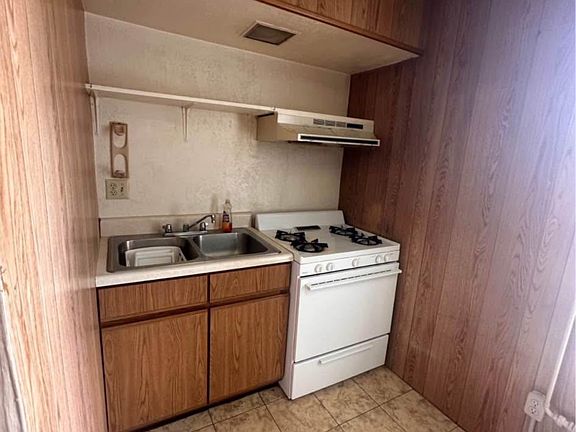 4th image of 440 Hall Ave #E-1