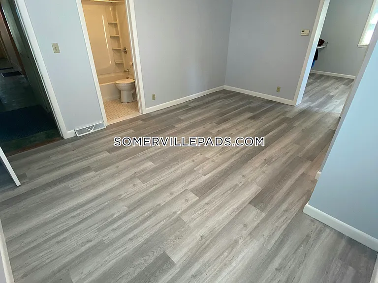 146 Highland Ave #1R — Photo 16