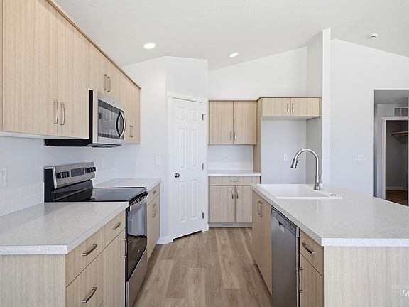 5th image of 3571 E Jamestown Dr