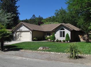 1804 NW Candler Ave, Grants Pass, OR 97526