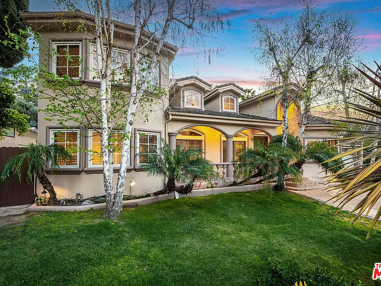 4063 Benedict Canyon Dr — Photo 2