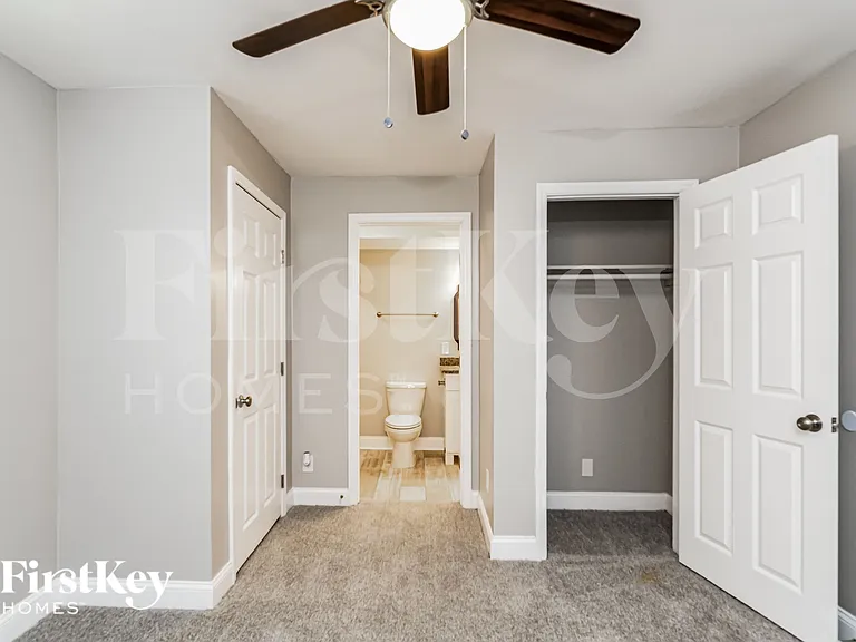 1104 Raynor St — Photo 6