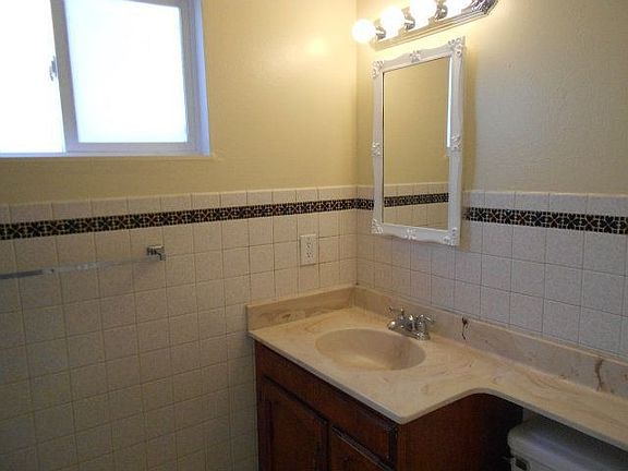 4th image of 1316 Holly Hill Dr