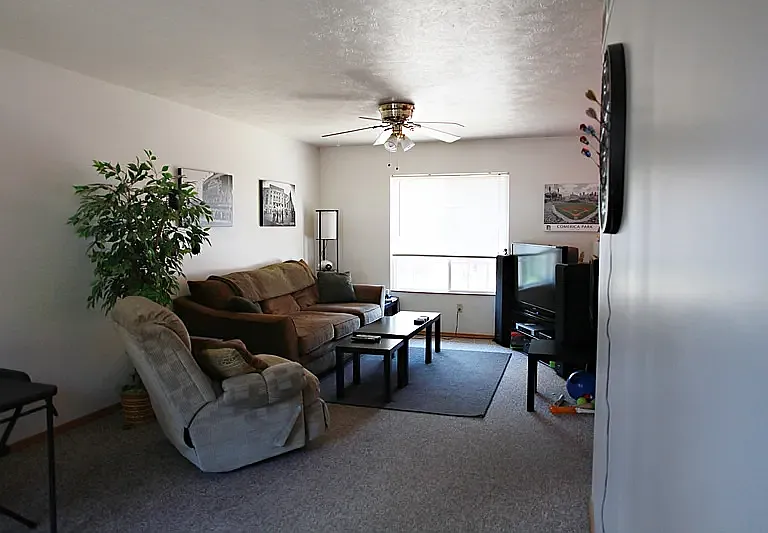 Kendall Village Townhomes — Photo 5