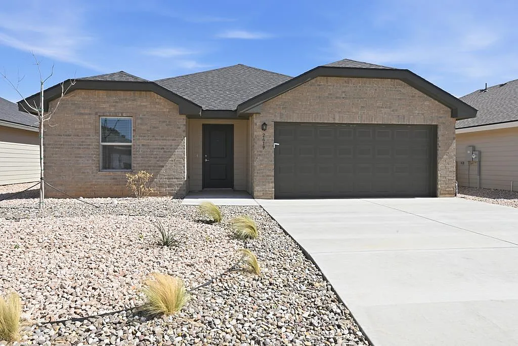 3 bed, 2.0 bath, 1500 sqft, $2,475 — Photo 1