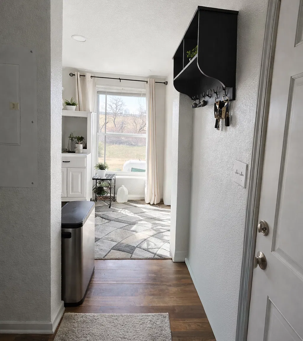 4 bed, 1592 sqft, $2,300 — Photo 3