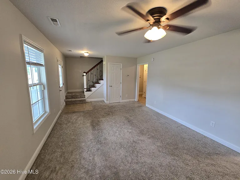 305 Cabin Cir — Photo 3