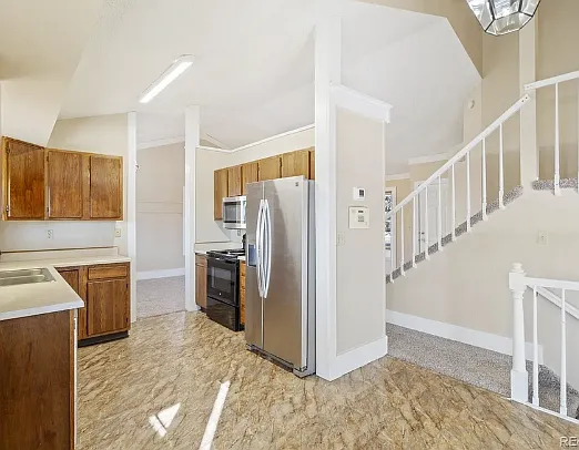 5 bed, 2102 sqft, $670 — Photo 4