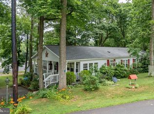 7 Hillside Dr, Quakertown, PA