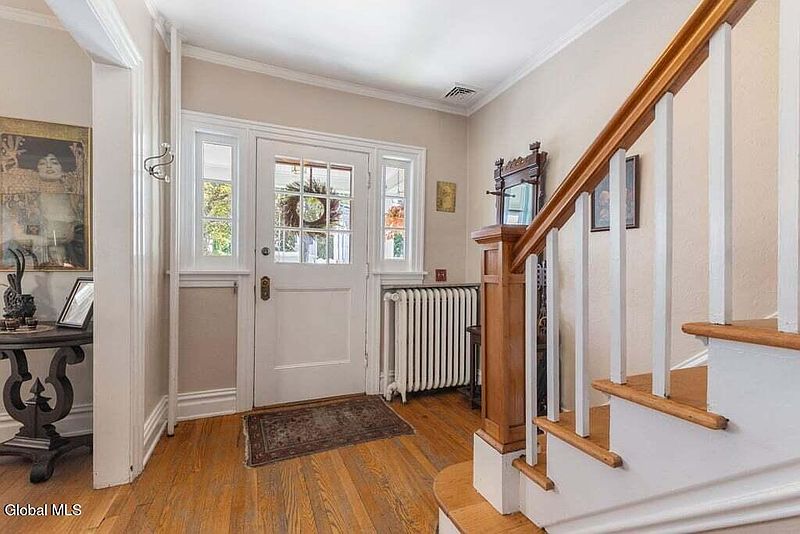 4th image of 20 Winthrop Avenue