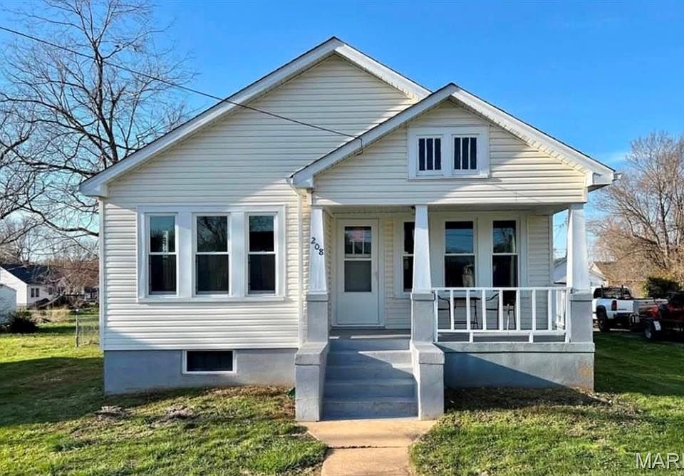 1st image of 208 Deguire St