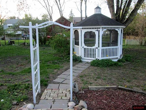 4th image of 1029 4th Ave S