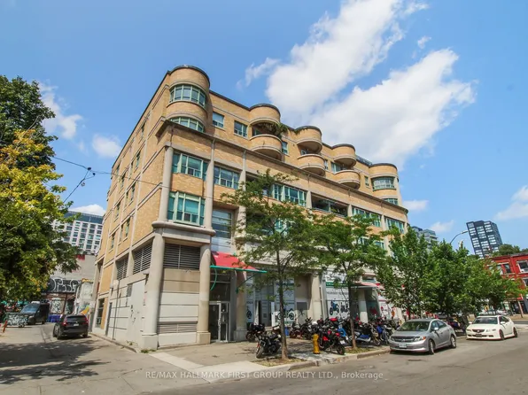 8 Oxford St #304, Toronto, ON M5T 1N9