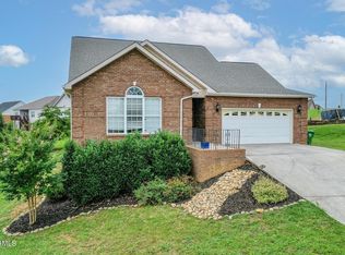 2408 Utah Beach Dr, Maryville, TN 37801