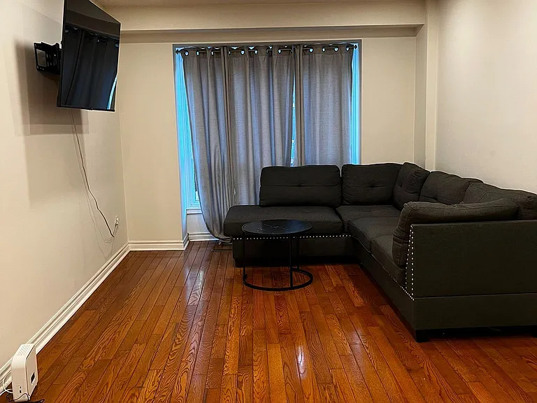 22 Pearson St #10 — Photo 2