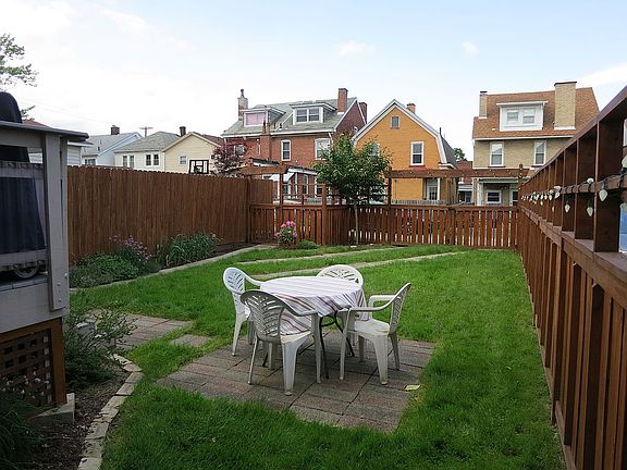 2nd image of 6913 Bishop St