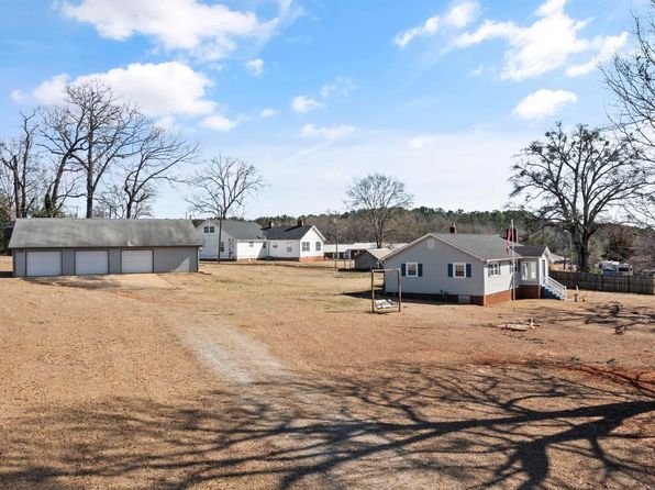 371 Tucapau Rd, Wellford, SC 29385