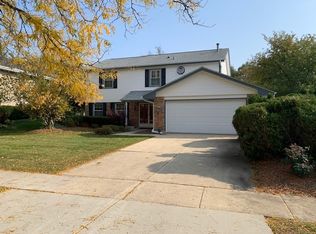 941 E Point Dr, Schaumburg, IL 60193