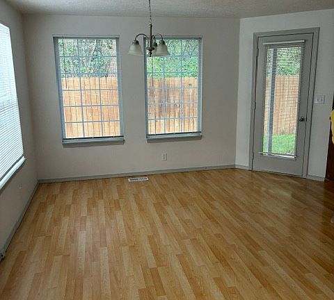 2nd image of 1887 W Overland Rd APT 101