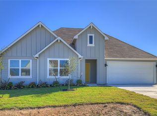 163 Davis Mountain Dr, Lockhart, TX 78644