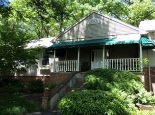 514 Oak Grove Rd, Pine Grove, PA 17963