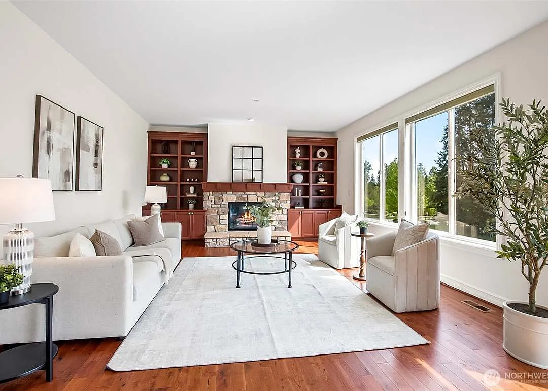4 bed, 3030 sqft, $5,150 — Photo 4