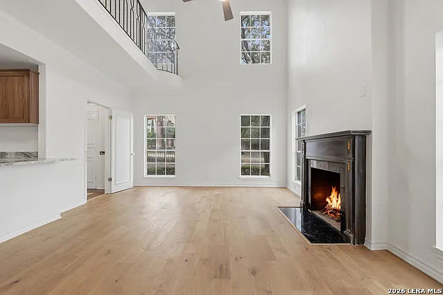 486 E Olmos Dr — Photo 7
