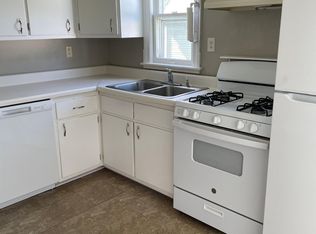 2122 S 3rd St, Burlington, IA 52601