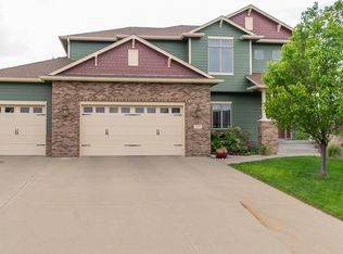 1201 S Tayberry Ave, Sioux Falls, SD 57106