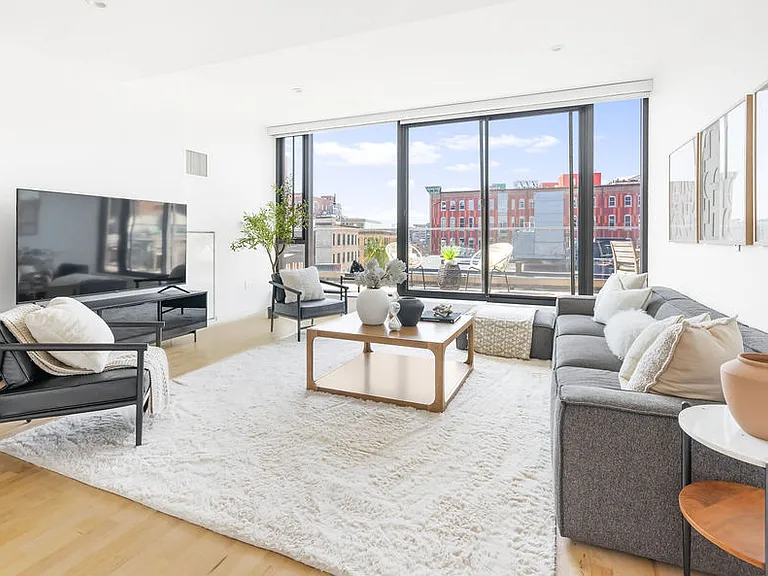 346 Congress St #703 — Photo 2