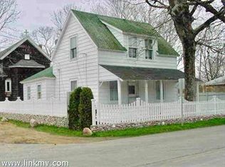 122 Dukes County Ave, Oak Bluffs, MA 02557